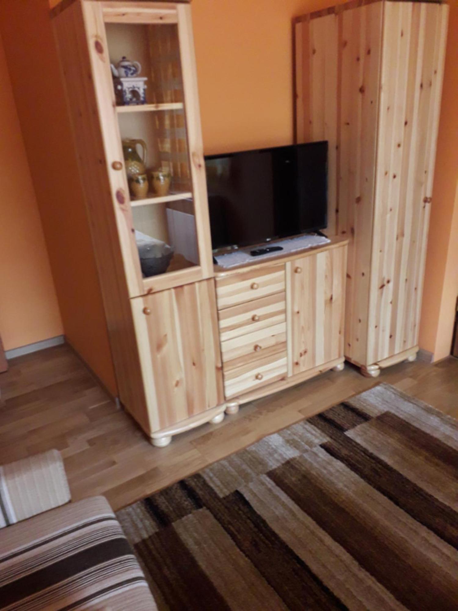 Kelemen Apartmanok Abádszalók Esterno foto