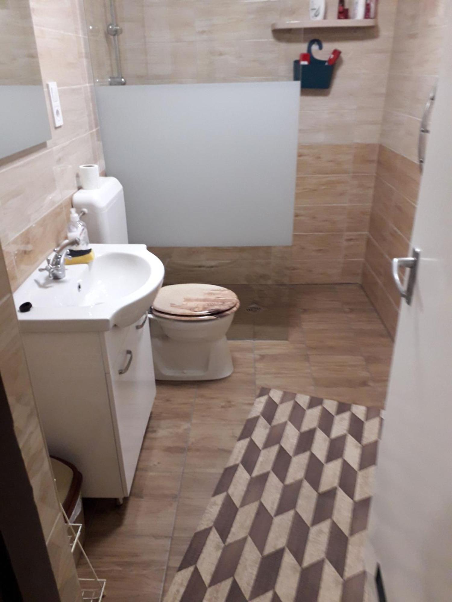 Kelemen Apartmanok Abádszalók Esterno foto