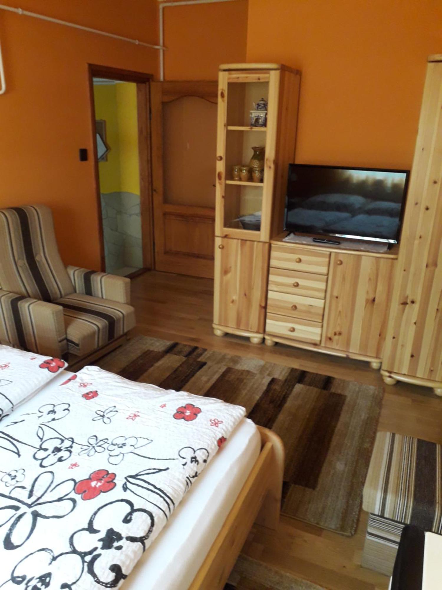 Kelemen Apartmanok Abádszalók Esterno foto