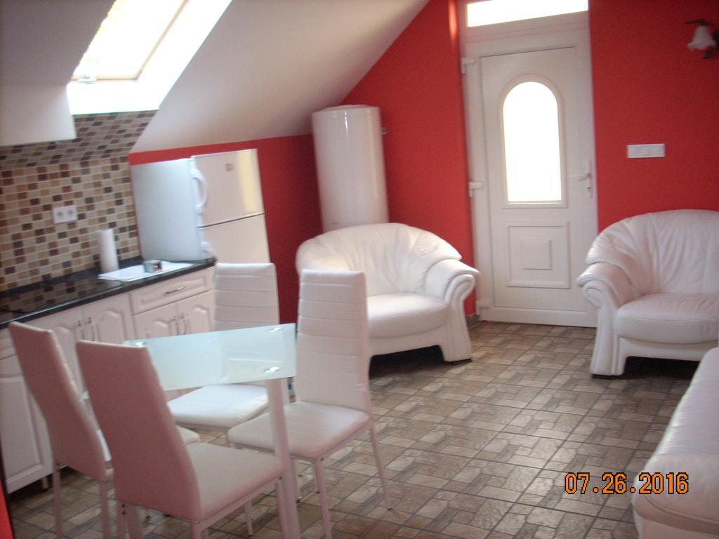 Kelemen Apartmanok Abádszalók Esterno foto