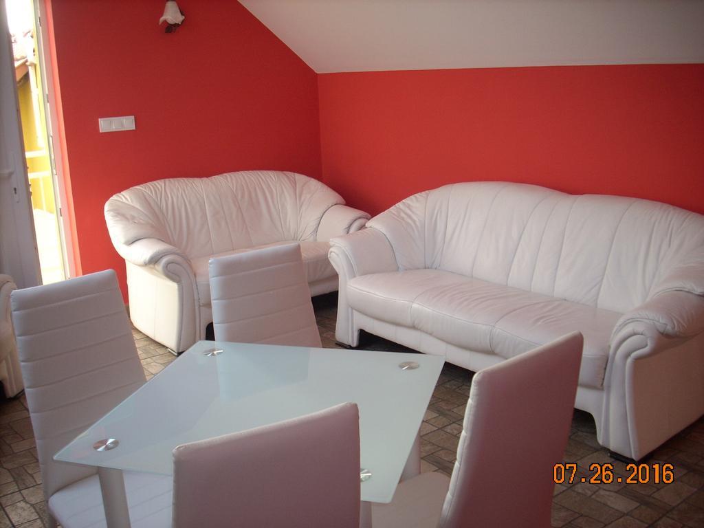 Kelemen Apartmanok Abádszalók Esterno foto