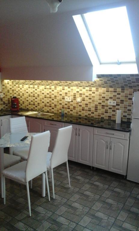 Kelemen Apartmanok Abádszalók Esterno foto