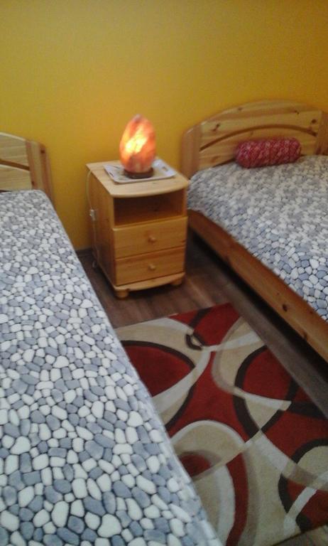 Kelemen Apartmanok Abádszalók Esterno foto