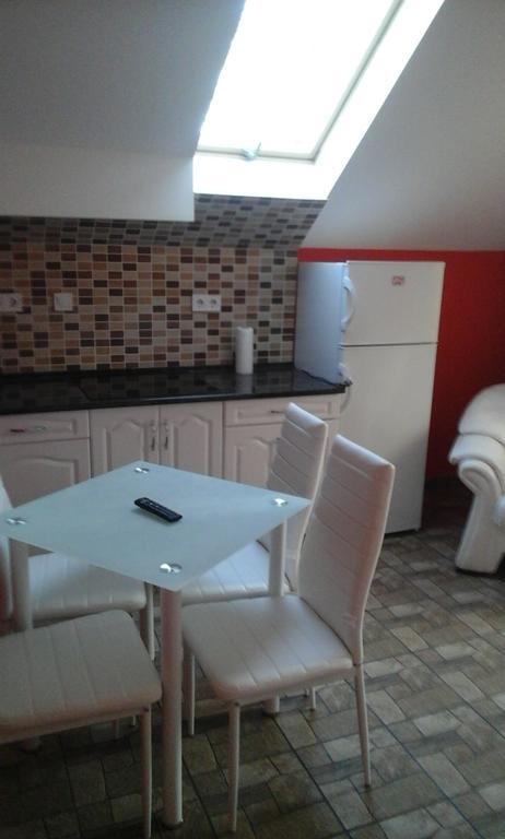 Kelemen Apartmanok Abádszalók Esterno foto